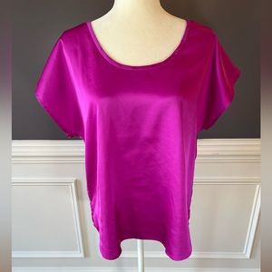 BOSTON PROPER Scoop Neck
Satin Luxe Tee